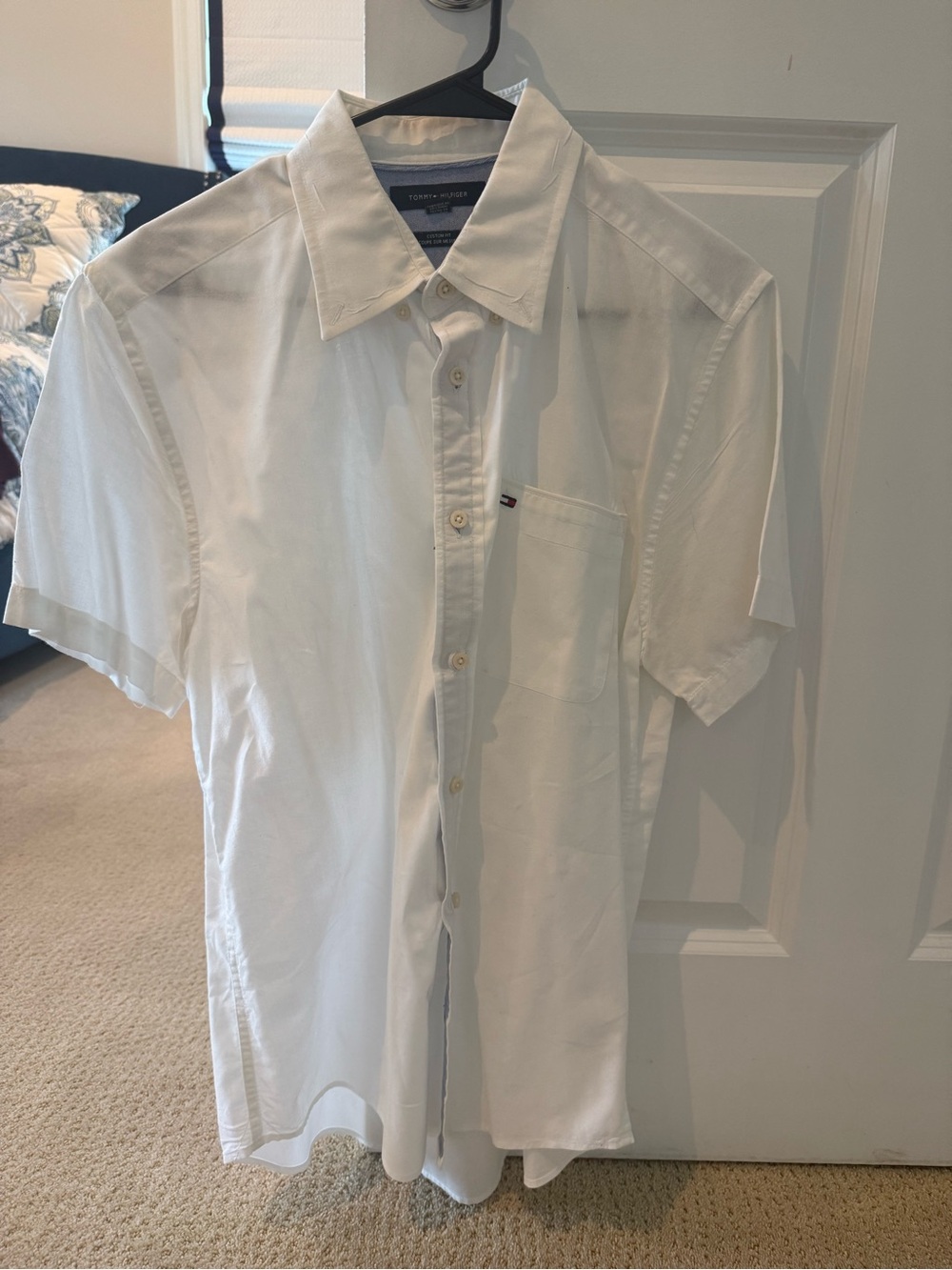 Tommy Hilfiger White Short-Sleeve Button-Up Shirt Men’s size Medium